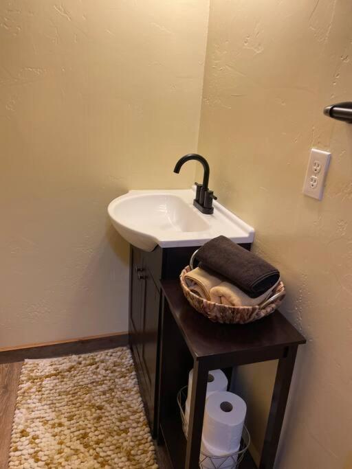 Parkway Yellowstone Guest House Apartment #3 Gardiner Exterior photo