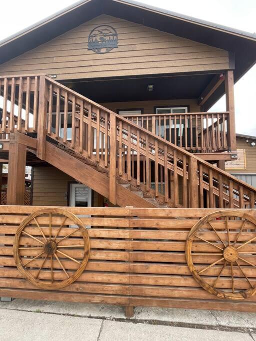 Parkway Yellowstone Guest House Apartment #3 Gardiner Exterior photo